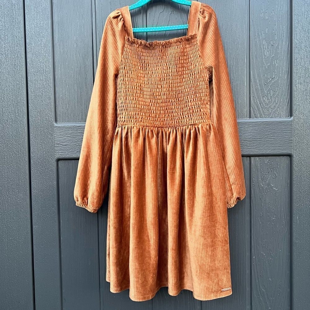 Tahari Girl Smocked Chest Dress size 8
